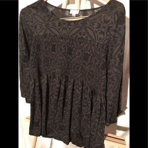 Avenue women’s smock knit top in size 14/16